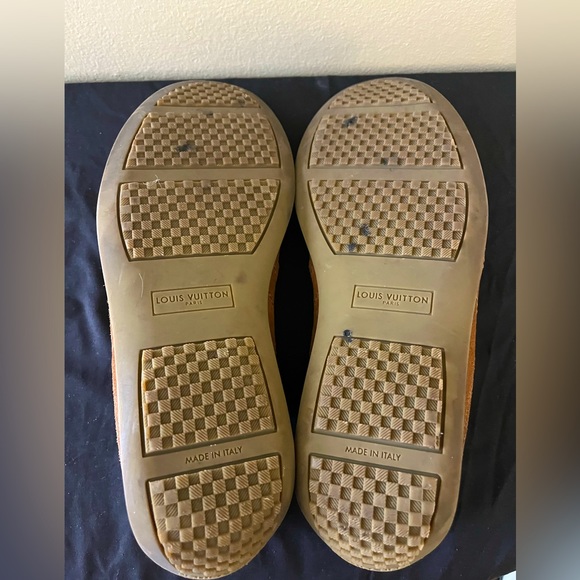 LOUIS VUITTON - Suede Sneaker - MENS SIZE 9 - Picture 8 of 10